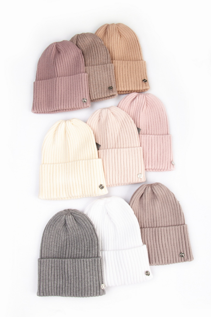 Шапка жіноча